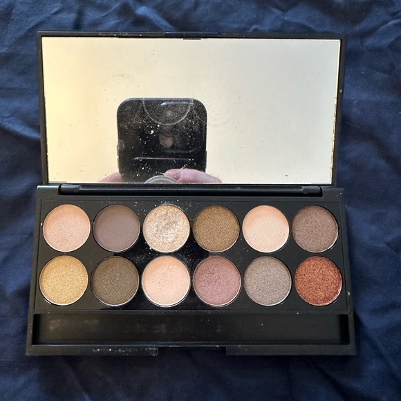 Sleek eyeshadow palette - Picture 2 of 3